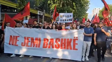 Protesta në Tiranë, studenti nga Maqedonia e Veriut: Gjuha shqipe është kujtesa jonë, është amanet