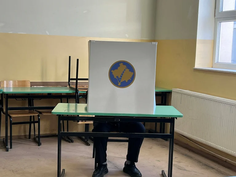 Politieke onderwerpen officieel lanceren campagne voor 7 juni verkiezingen morgen