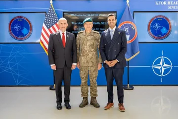 Komandanti i KFOR-it pret në takim kongresistët amerikan, u tregon për situatën e sigurisë në rajon