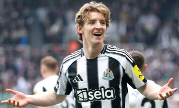 Gordon leci do Barcelony