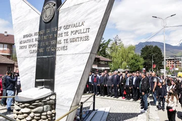 Haradinaj nderon të rënët e Deçanit: Burim i patriotëve ndër breza dhe i sakrificës për liri