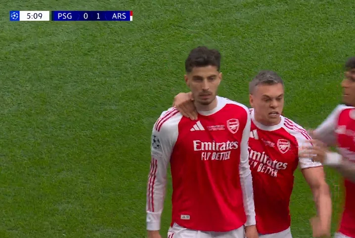 Arsenal označuje prvi gol v današnjem finalu proti SPG, Havertz