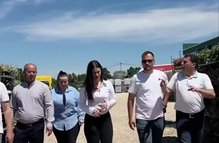 Catherine Lohaj visita la società “Flota Plants”: Esempio di produzione locale e sviluppo agricolo a Ferizaj
