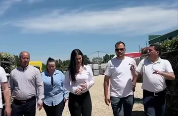 Kaltrinë Lohaj viziton kompaninë “Flota Plants”: Shembull i fuqizimit të prodhimit vendor dhe zhvillimit të bujqësisë në Ferizaj