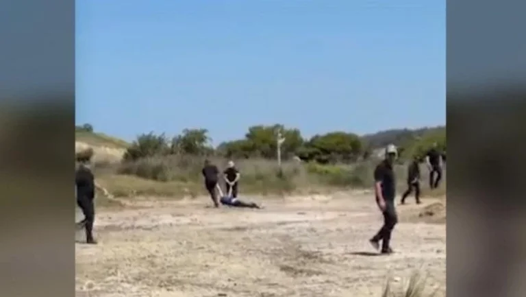 Le proteste dei cittadini contro il progetto in Zvrinec, Vlora Police Director sospeso