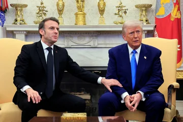 Macron pas bisedës me Trump: Mbështesim përpjekjet për të arritur një marrëveshje me Teheranin
