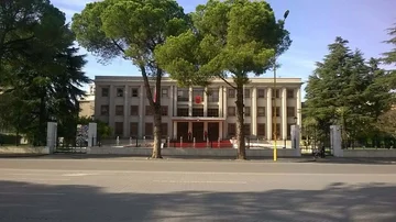 Begaj dekreton lirimin dhe emërimin e një sërë ambasadorësh në Shqipëri