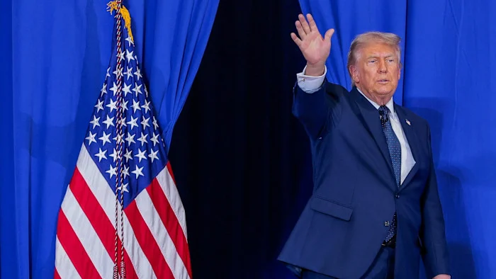 Trump warns withdrawing military troops from Beirut, continuing dialogue with Iran