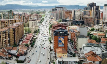 Braha jep detaje: Taksa 10 euro nuk vlen për gjithë Prishtinën, por vetëm për zonën qendrore