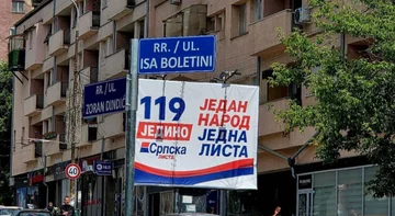 Vetevendosje Sets Road Sign by Name of Former Serbian Prime Minister Zoran Djindjic in Northern Mitrovica
