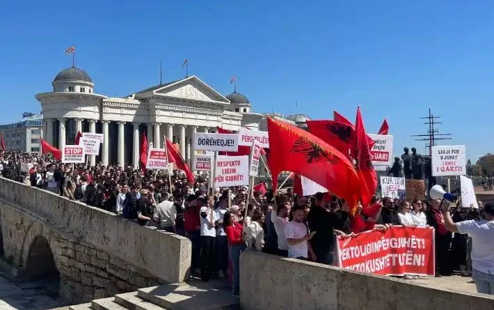 Albanian Language in Northern Macedonia, Kosovo students protest in Pristina on Friday