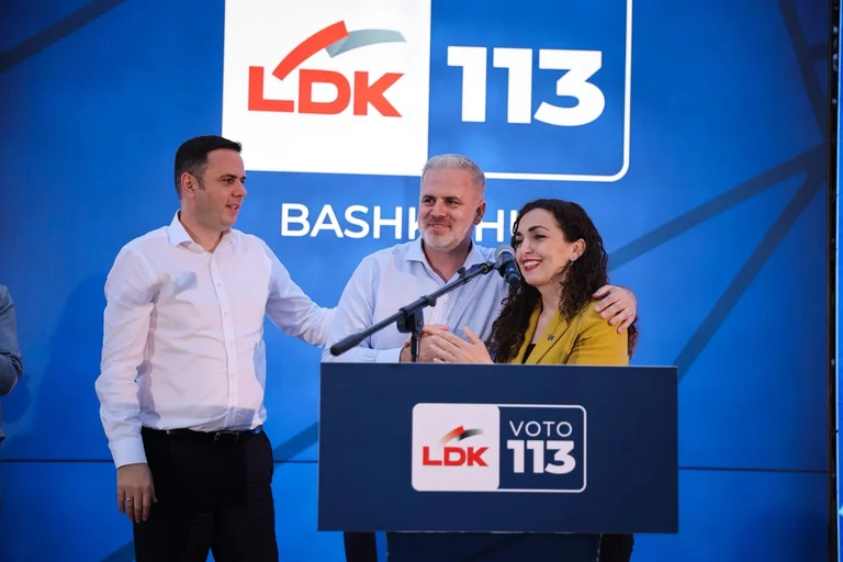 LDKs 16. Visar Azemi nach der Kundgebung: Danke Ferizaj