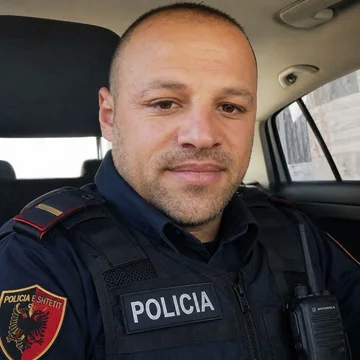 Schmerzhaft: Das ist der Polizist, der auf Albaniens Posten getötet wurde.