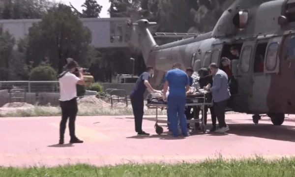 Il momento in cui l'autore ha ucciso la polizia a Maliq arriva al Trauma Hospital