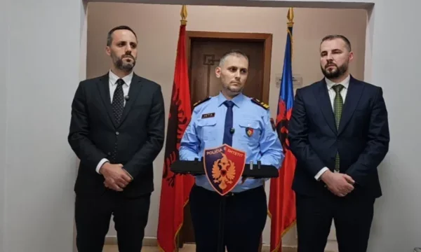 L'assassinat de la policia a Albània, el director de policia ve a la conferència: Vaig demanar una investigació a l'operació.
