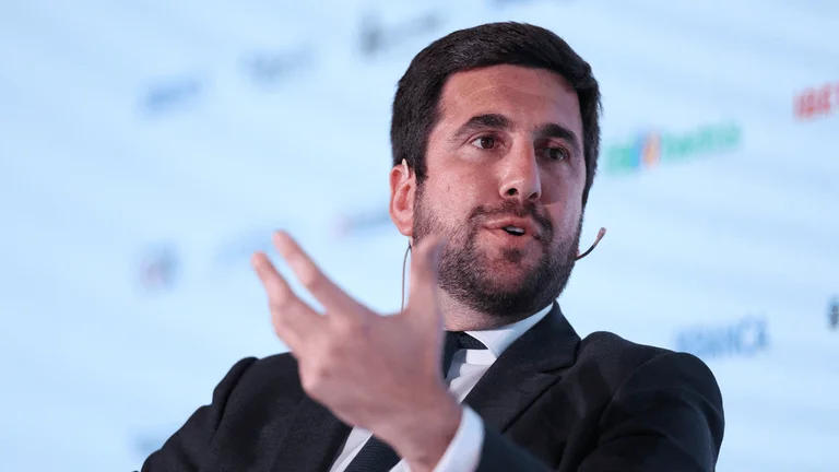 Real Madrids Präsidentschaftskandidat Enrique Riquelme signalisiert, dass er versuchen wird, Jurgen Kloppin als Teamtrainer mitzubringen
