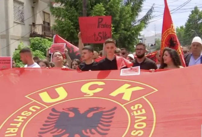 Nis protesta e studentëve para ambasadës së Maqedonisë së Veriut