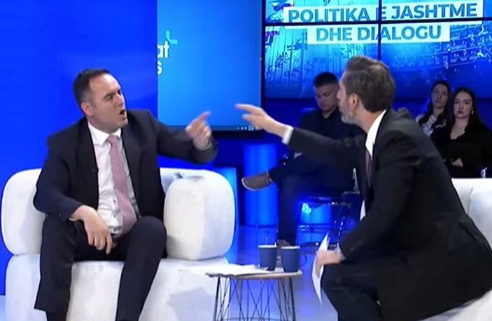Ismaili-Konjufcës: Është duke u bë korrupsion i madh në Ministrinë e Shëndetësisë ty s’po të dëgjohet zëri, merr përgjegjësi