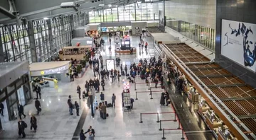 Cittadino straniero catturato all'aeroporto con documenti falsificati