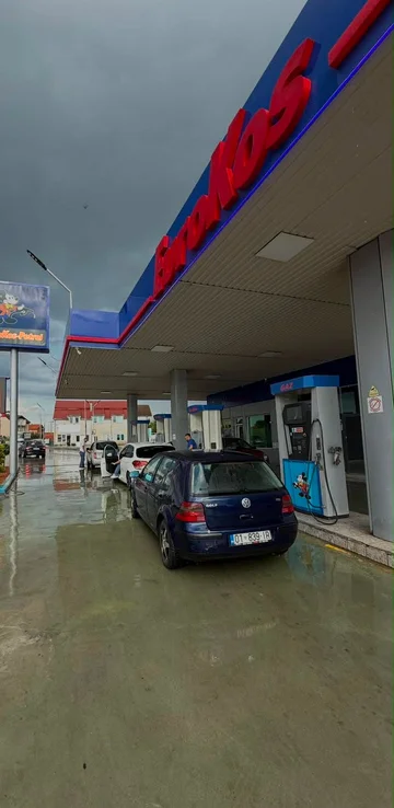 EuroKos PetrolはKosovoの派生物価格の減少に直接影響を与えていますか?