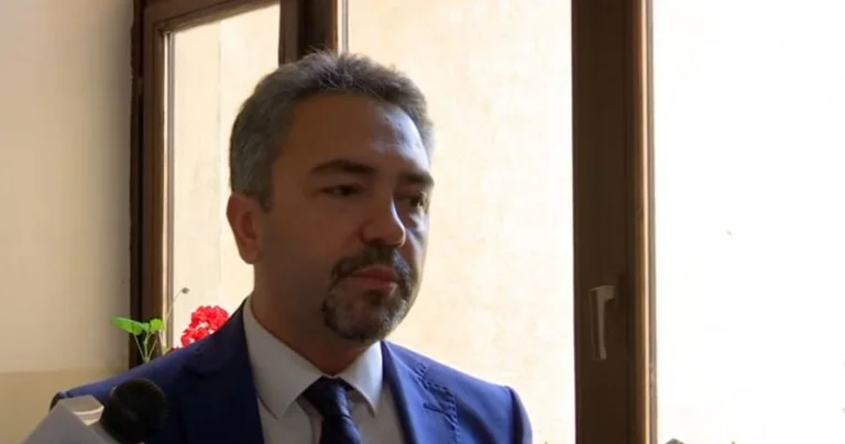Nis votimi në Kosovë, Radoniqi u bën thirrje qytetarëve të shfrytëzojnë të drejtën e tyre