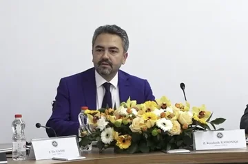 Radoniqi: Deri në orën 11:00, pjesëmarrja në votime është 8.29%,