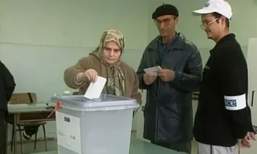 Zgjedhjet e para të pasluftës u mbajtën më 28 tetor 2000, Kosova ishin 900 mijë votues