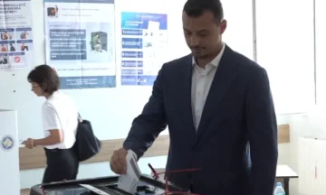 “Presim një ndryshim që duhet të ndodh”, voton Endriti, djali i Hashim Thaçit