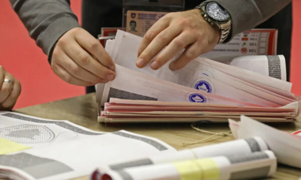 Rinumërimi i 185 vendvotimeve nuk gjeti parregullsi serioze  KQZ nuk e zgjeron procesin