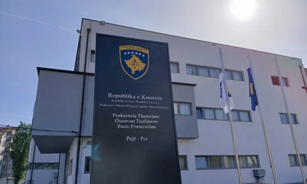 Prokuroria e Pejës kërkon paraburgim për dy persona të dyshuar për ryshfet në procesin zgjedhor në Gorozhdevc