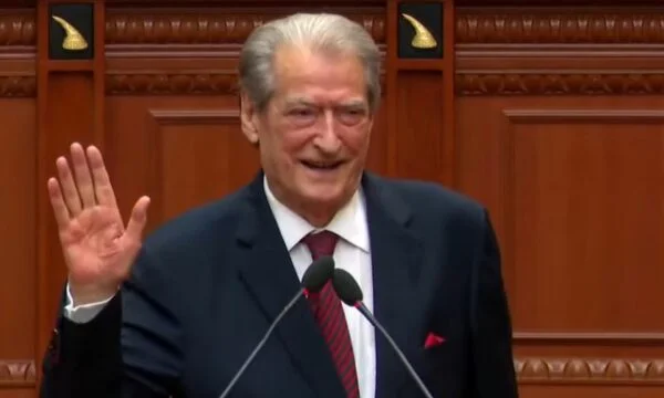 PD thotë se SHBA ia hoqi “non gratan”, Berisha në Kuvend: Unë erdha, u krye