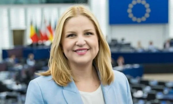 Shqiptarja Arba Kokalari merr rol kyç në Parlamentin Evropian
