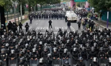 Qindra policë vendosen në Mexico City para hapjes së Kupës së Botës