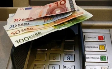 Bankat e rrisin në 5 euro tarifën për pagesa brenda bankës