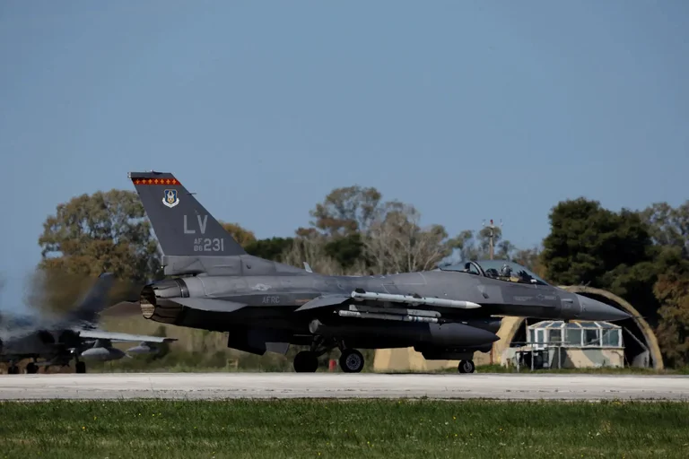 NYT: ShBA planifikon të tërheqë një të tretën e avionëve luftarakë nga Evropa