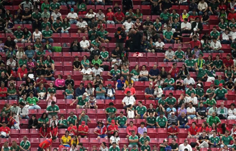 FIFA wyjaśnia puste krzesła na World Stadium