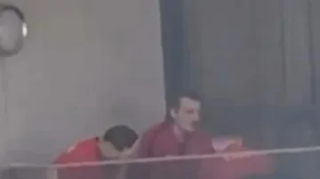 Global Scandal/ Turkey's stars catch up smoking on hotel balkon, explode “tuhia” on network