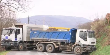 Kuzeydeki barikatların şarjı, kalın suçlu dosyalarla