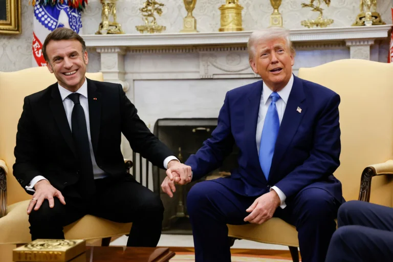 Trump og Macro mødes til middag på Versailles Palace efter G7-topmødet.