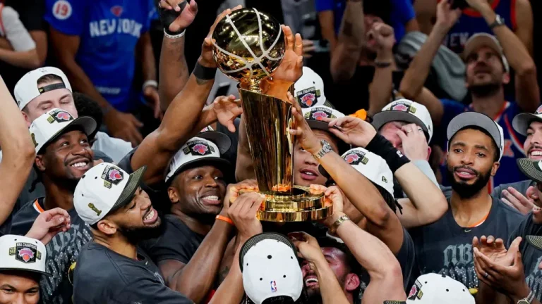 New York Knicks remporte le championnat NBA pour la première fois depuis plus de cinq décennies