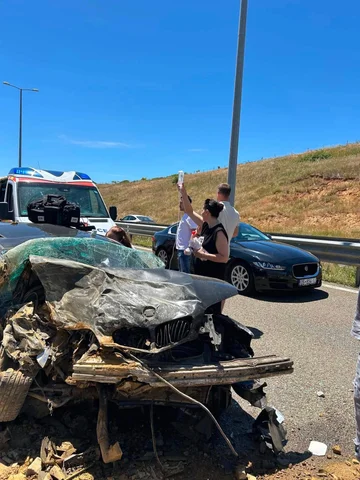 Schwerer Unfall auf der <x0c>back Rugova”