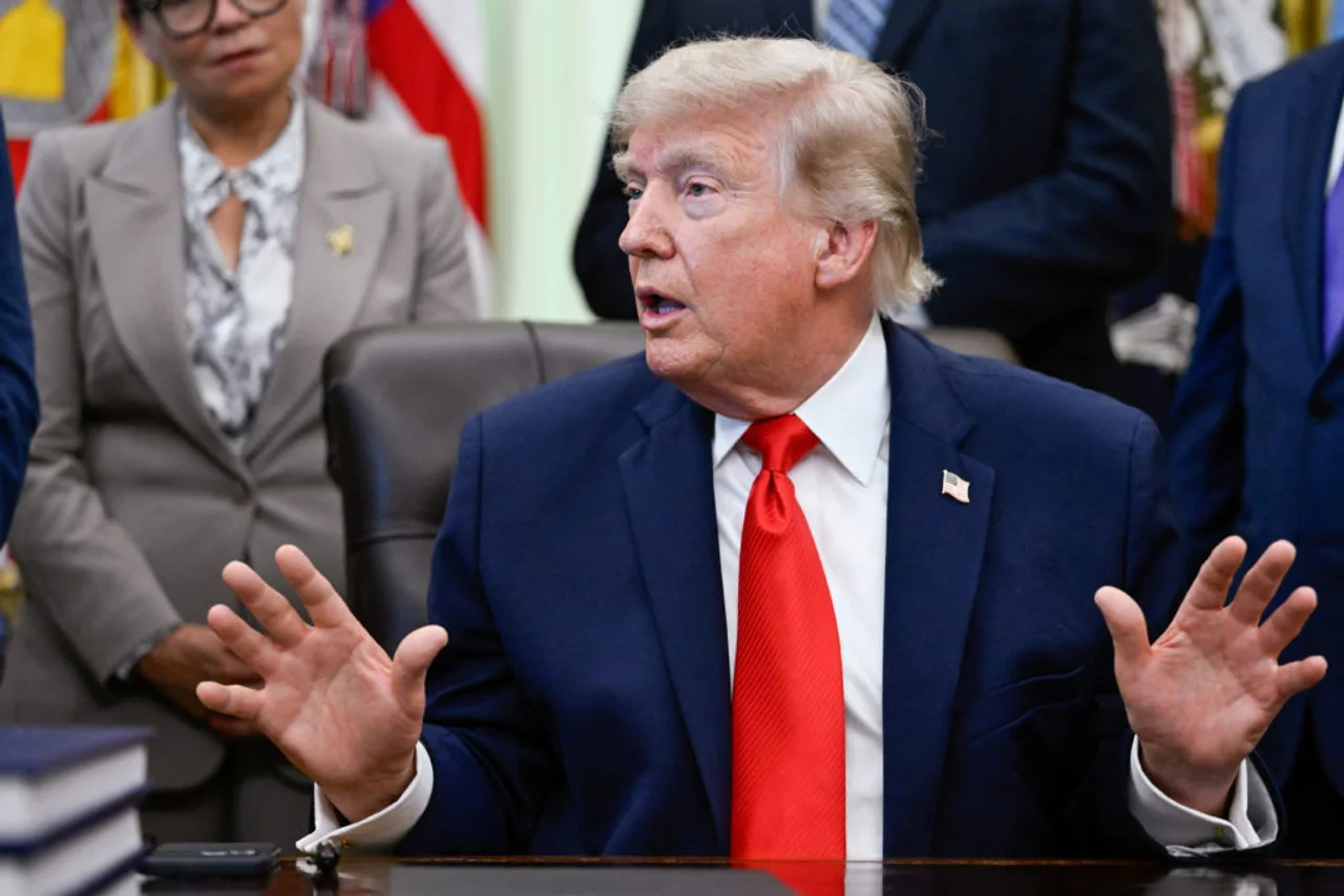 Trump  Ngushtica e Hormuzit  është hapur pjesërisht  dhe do të hapet plotësisht të premten