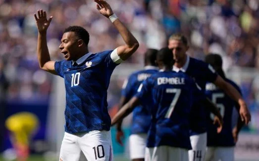 Frankreich beginnt Mighty the World, Shines Up