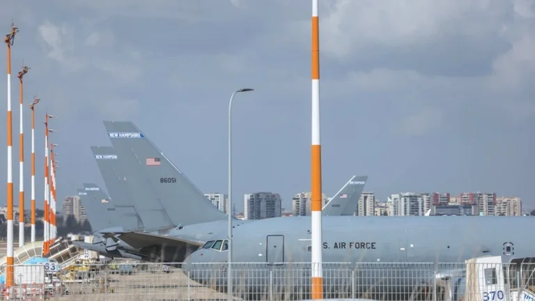 Estados Unidos comienza a retirar aviones militares de Israel después del acuerdo con Irán