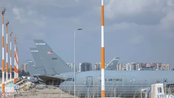 USA beginnt, Militärflugzeuge aus Israel aus dem Iran zu ziehen