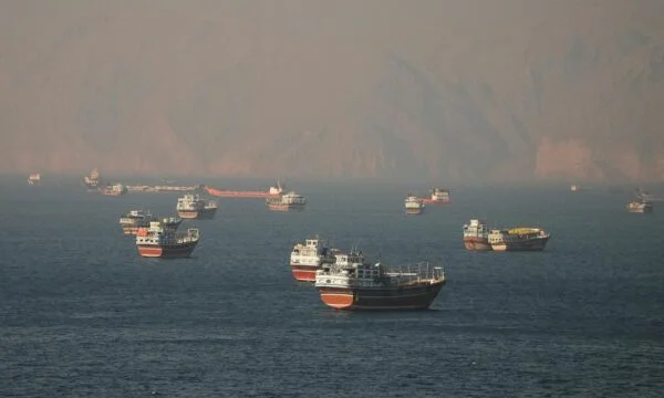 Erste iranische Öltanker verlassen die Hormuzstraße