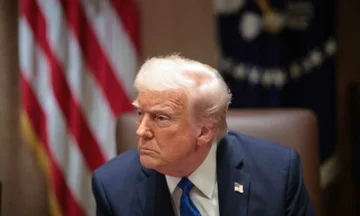 Trump dice que los EE.UU. pueden lanzar bombas de oroxx1 a menos que Irán haya identificadox2 títulos bien identificadox3