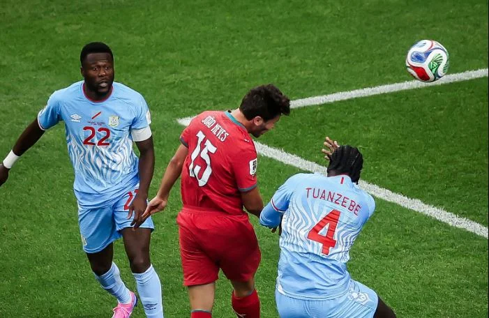 Ronaldo und seine Freunde beginnen mit Evens, Stopp aus Kongo