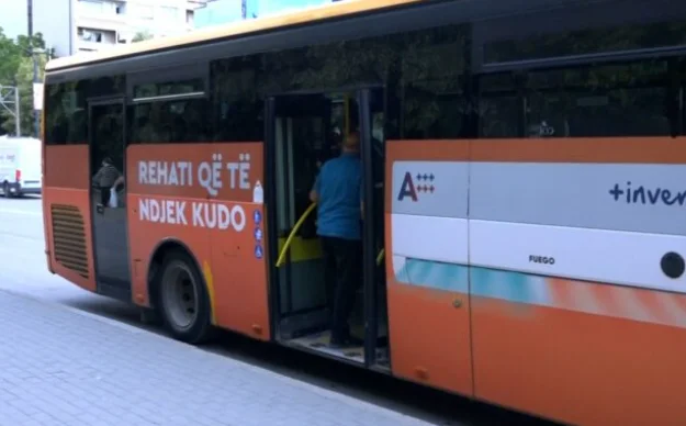 Citizens support electrical buses: Politics not hinders projects in public interest