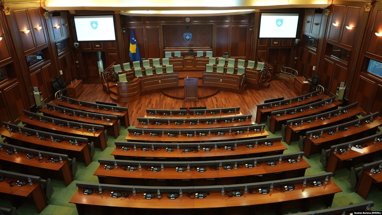 Votat për karriget e parlamentit  Kush janë të parët dhe të fundit e partive 